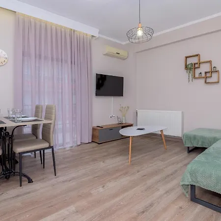 Deluxe Central 2 Bdr Apartment Alexandroupoli Exterior photo