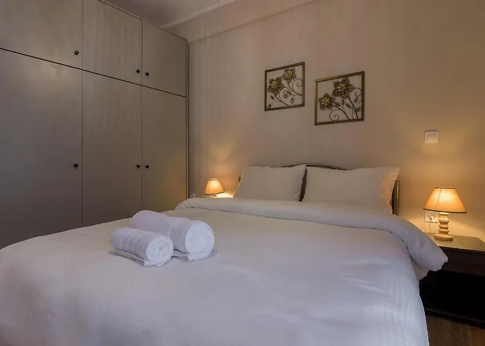 Deluxe Central 2 Bdr Apartment