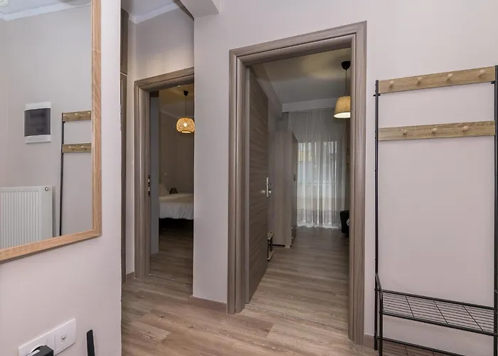 Deluxe Central 2 Bdr Apartment