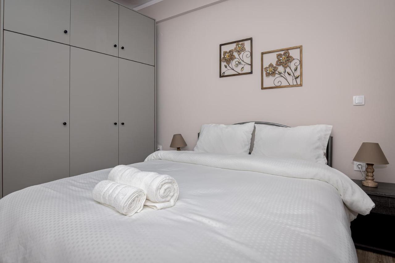 Deluxe 2 Bdr Apartment