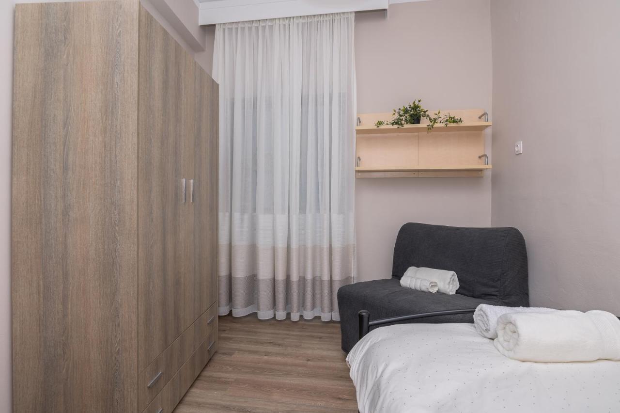 Deluxe 2 Bdr Apartment *